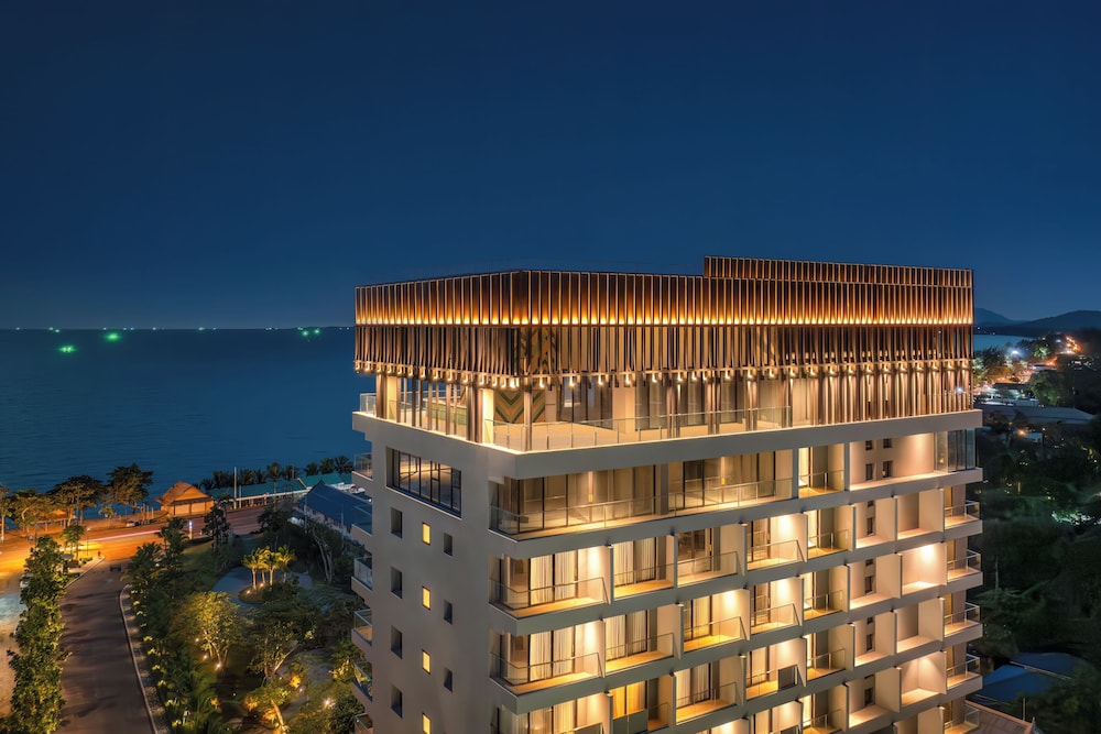 Mercure Rayong Lomtalay Villas and Resort