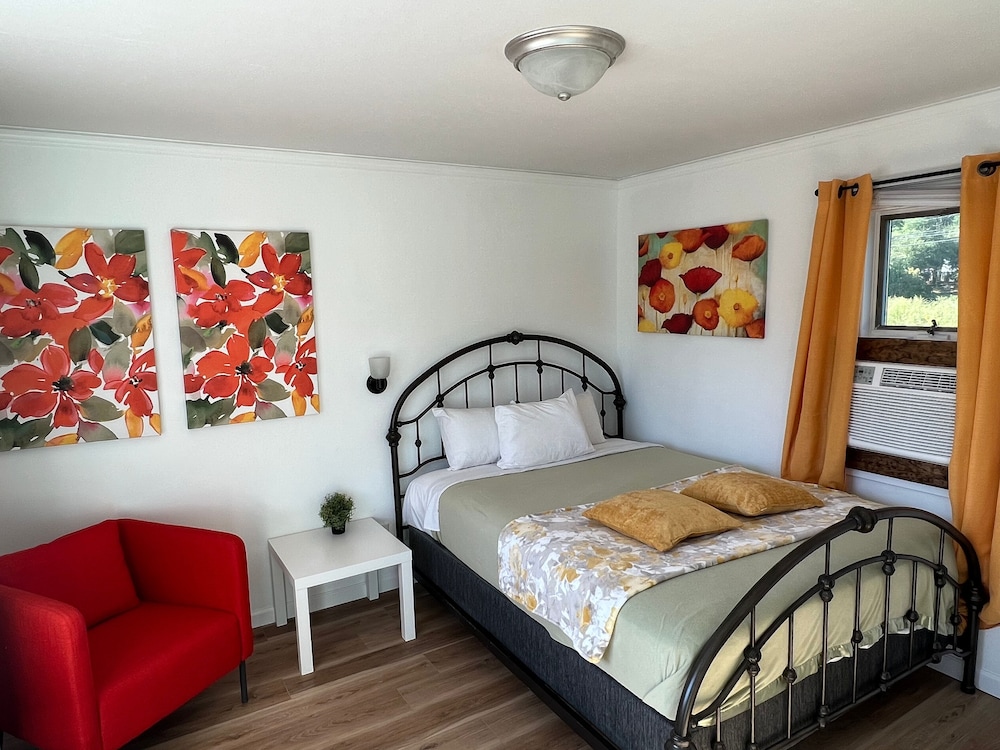 Cobmin Ridge Motel 7/24