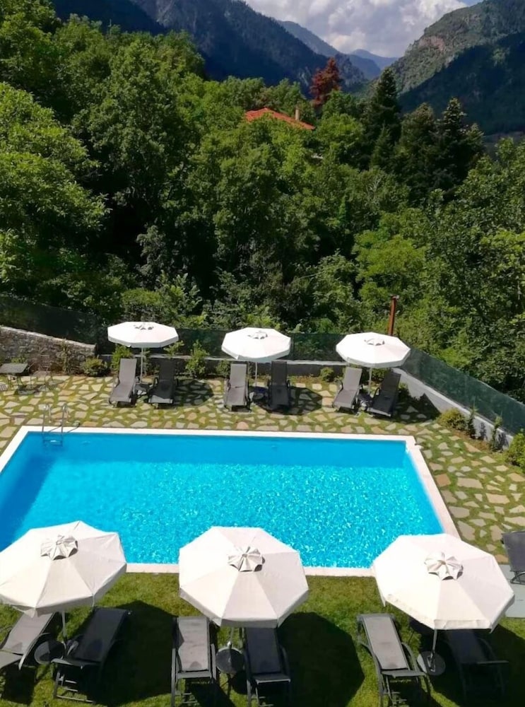 Forest Suites Boutique Hotel 66/79