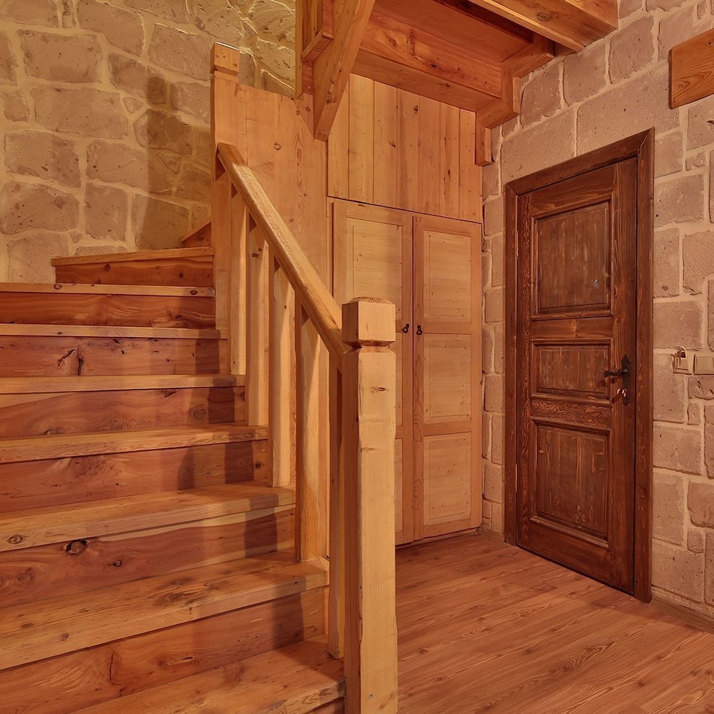 Elevres Stone House Hotel 25/67