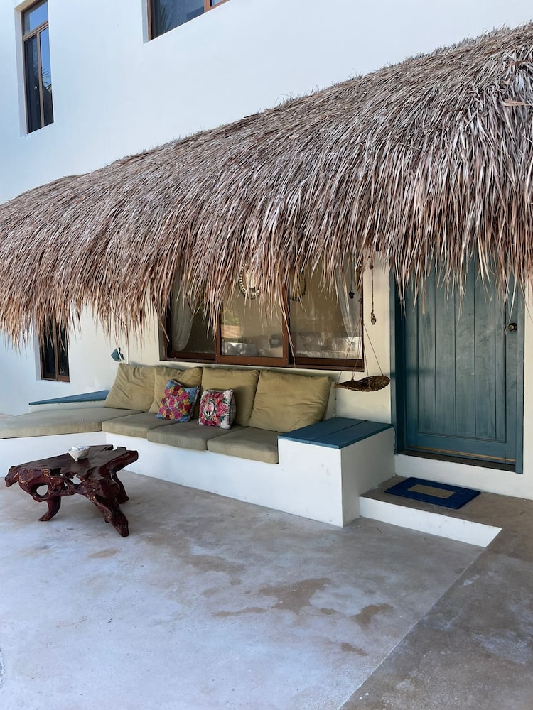 La Puerta Azul Beachfront Adults Only 49/50
