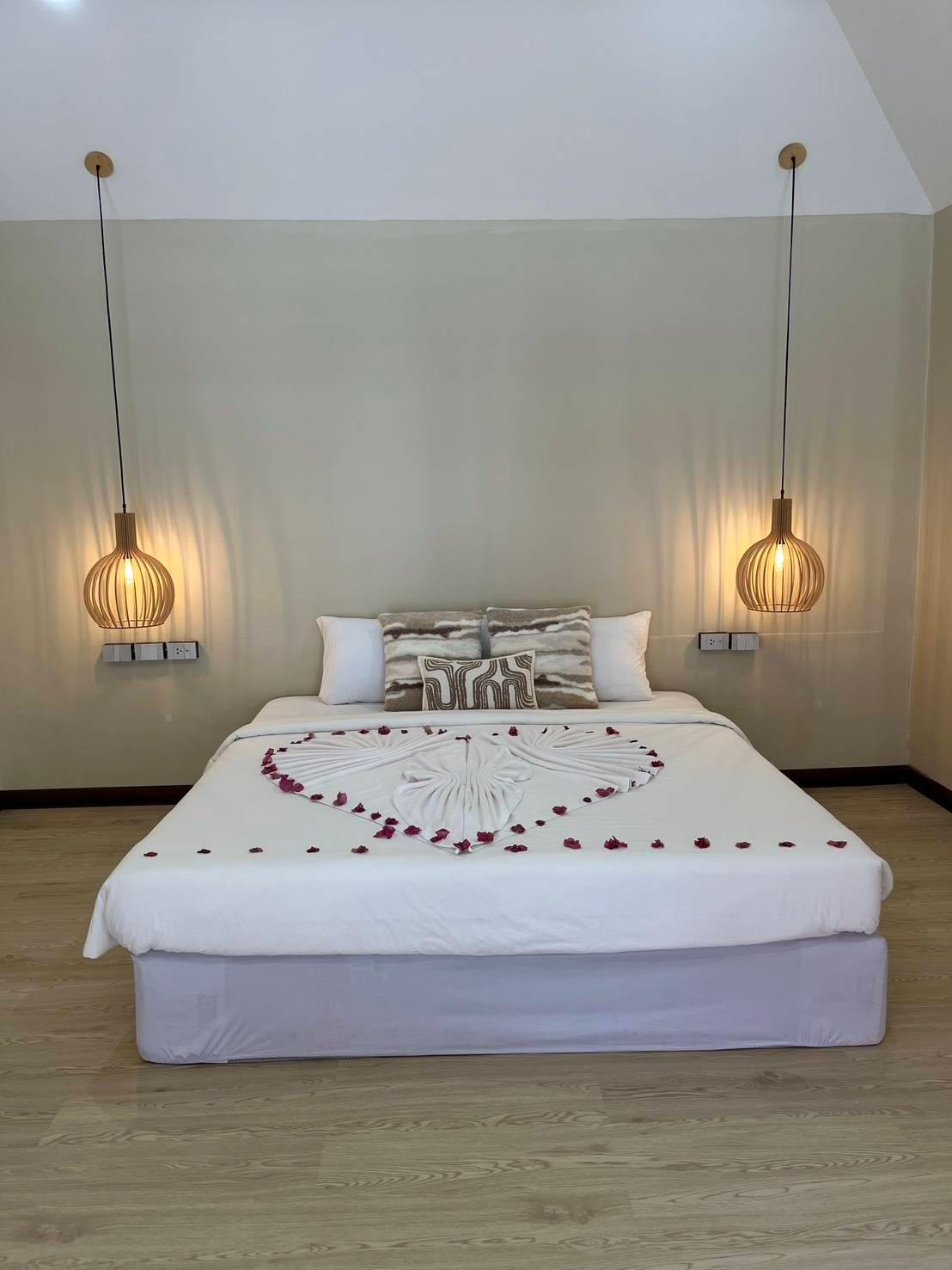 Bungalow, 1 Double and 1 Single Bed, Pool Side