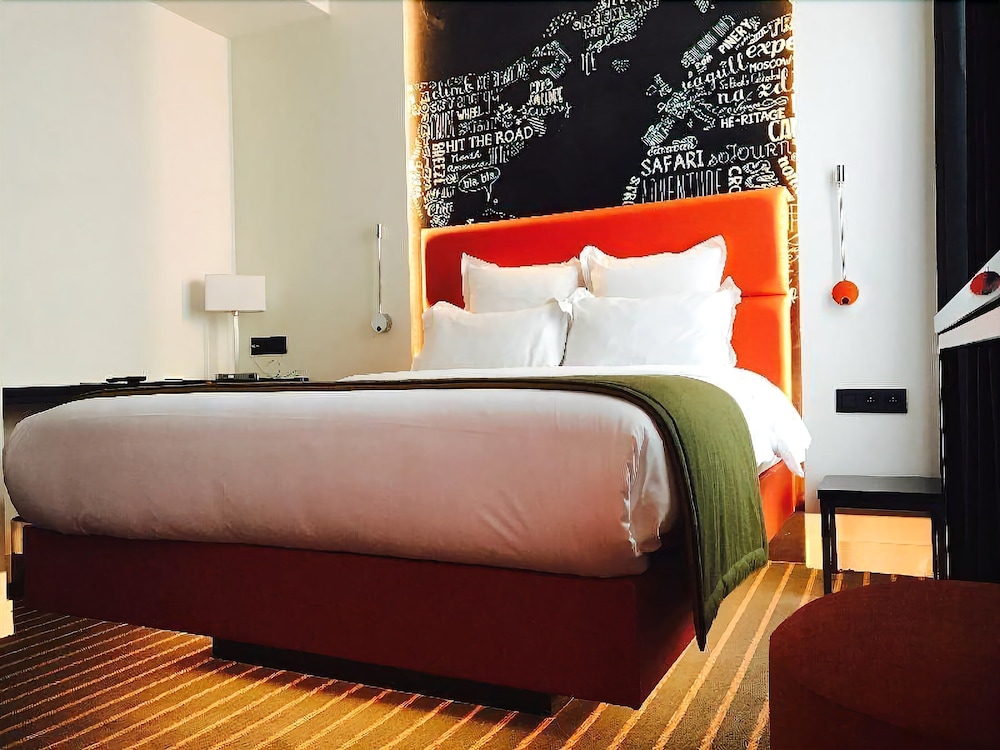 Hotel Scarlett 22/69
