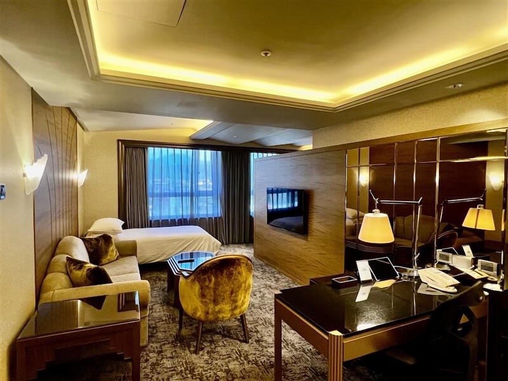The Landis Taipei 44/71