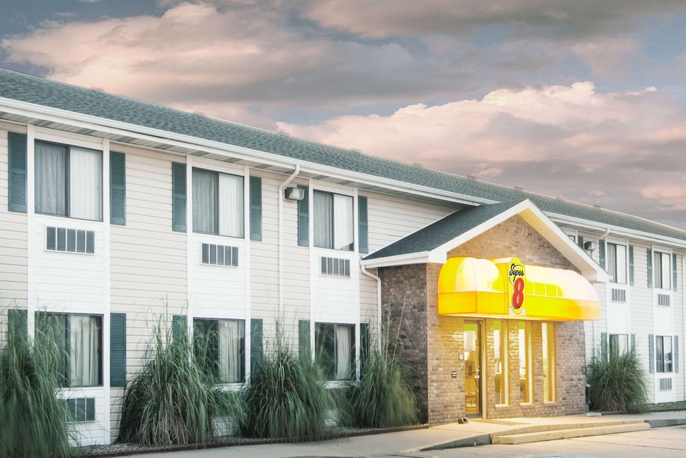 Super 8 By Wyndham El Dorado 1/32