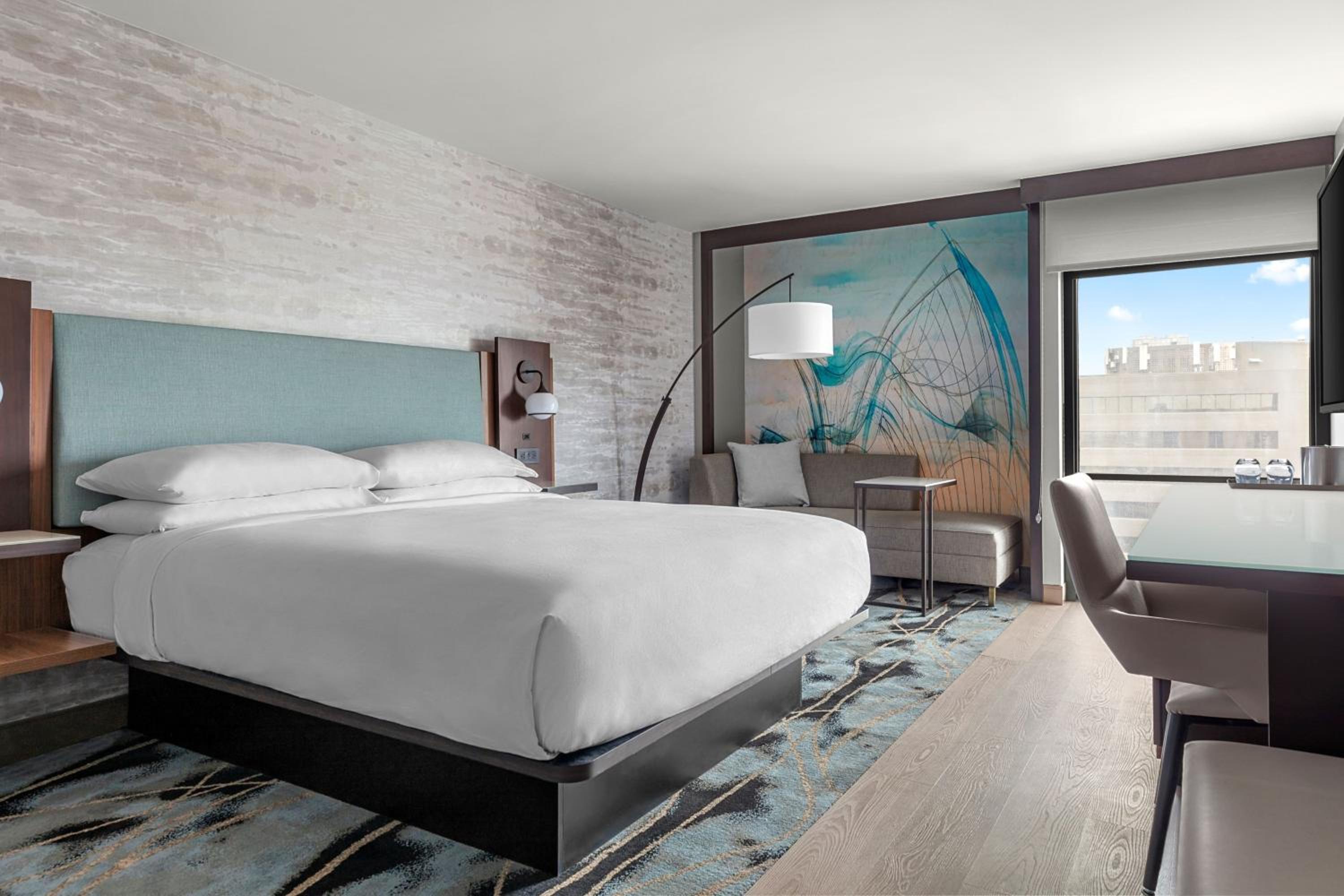 Room, King Bed, Club Lounge Access