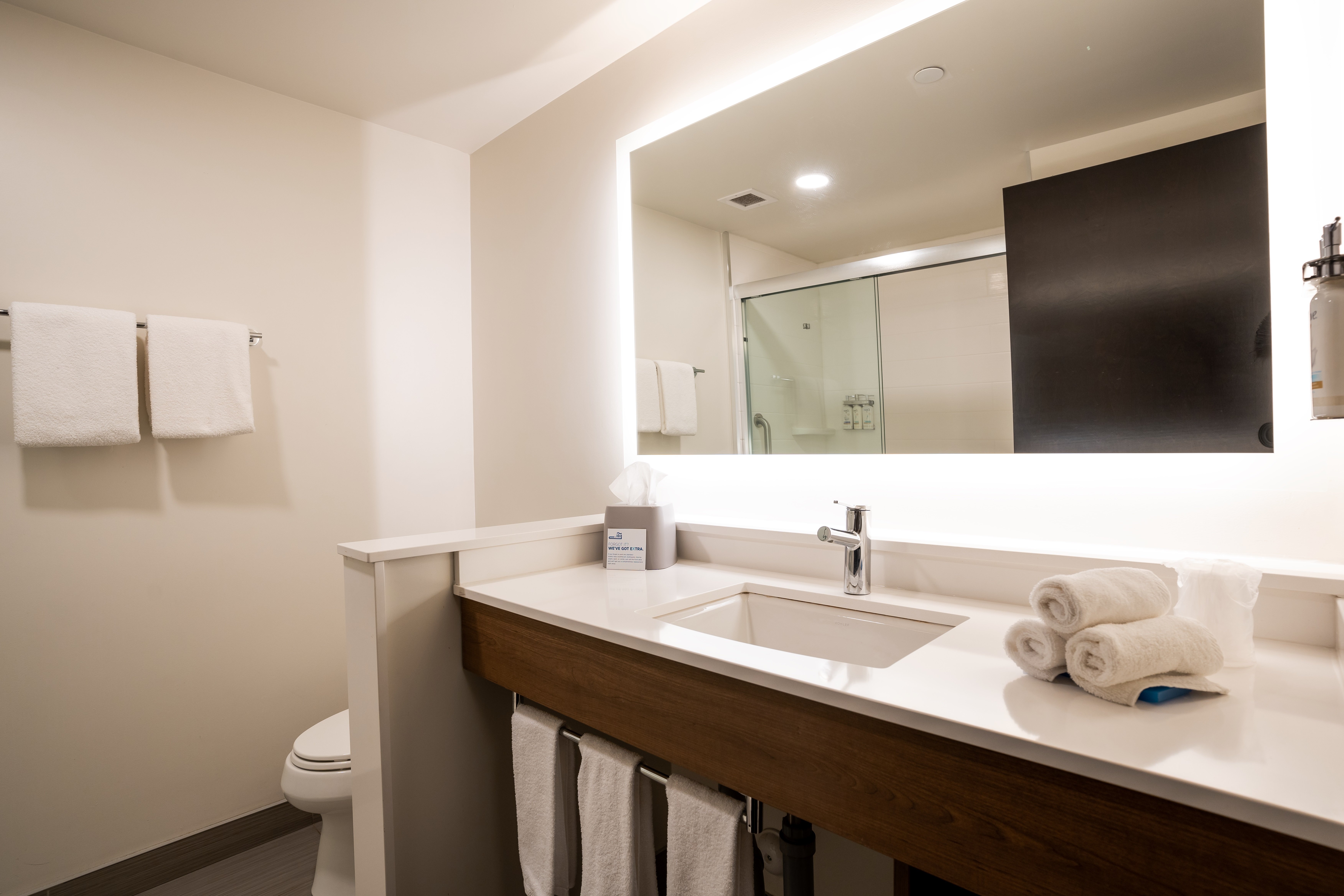 Holiday Inn Express And Suites Edmonton Sw Windermere 76/78