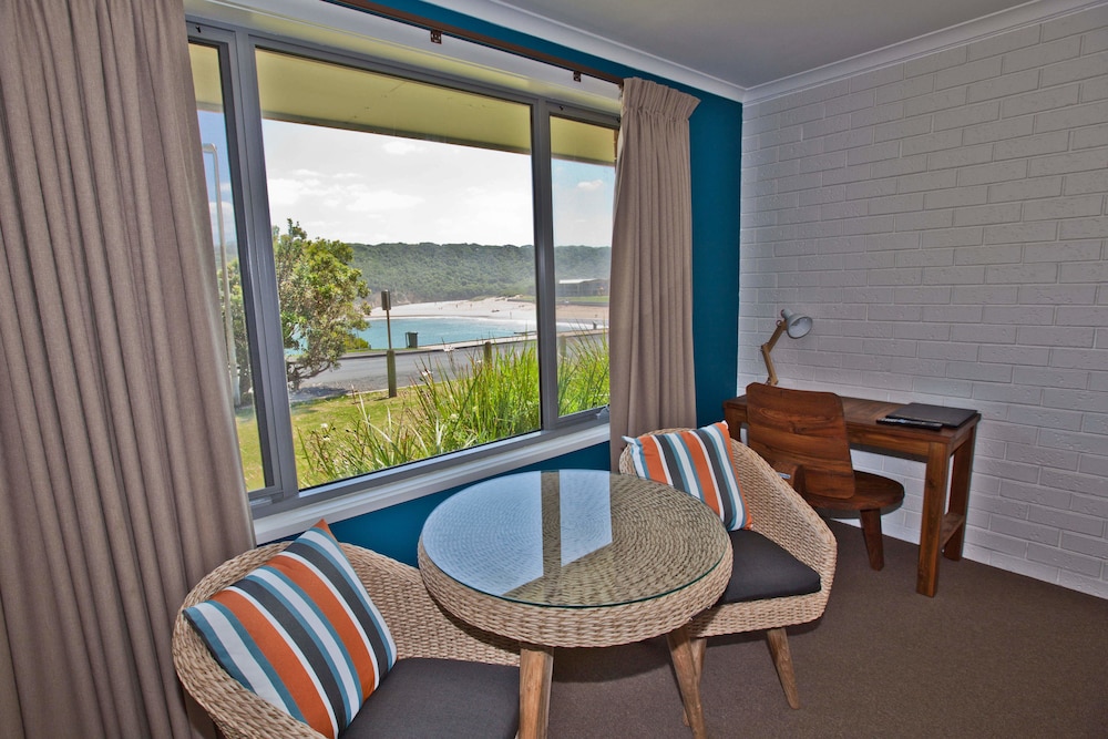 SOUTHERN OCEAN MOTOR INN 52/67
