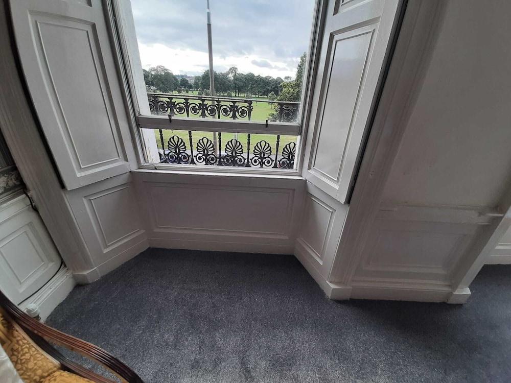Adelphi Edinburgh Hotel 28/43