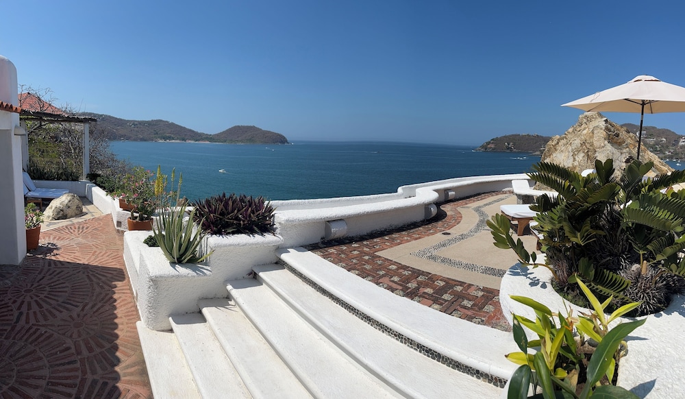 Villa De La Roca 2/56