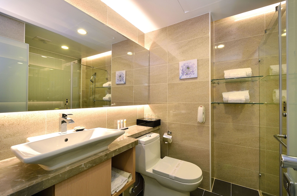 Tsun Huang Hotel 60/62