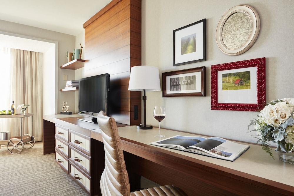 Lansdowne Resort And Spa 58/73