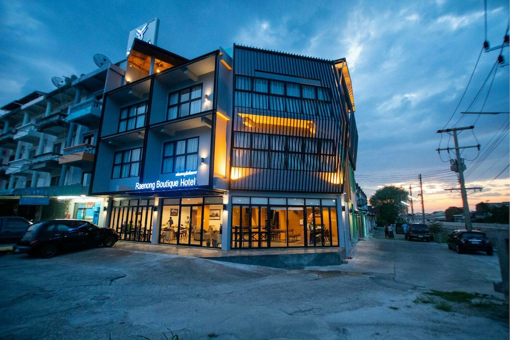 Raenong Boutique Hotel 2/38