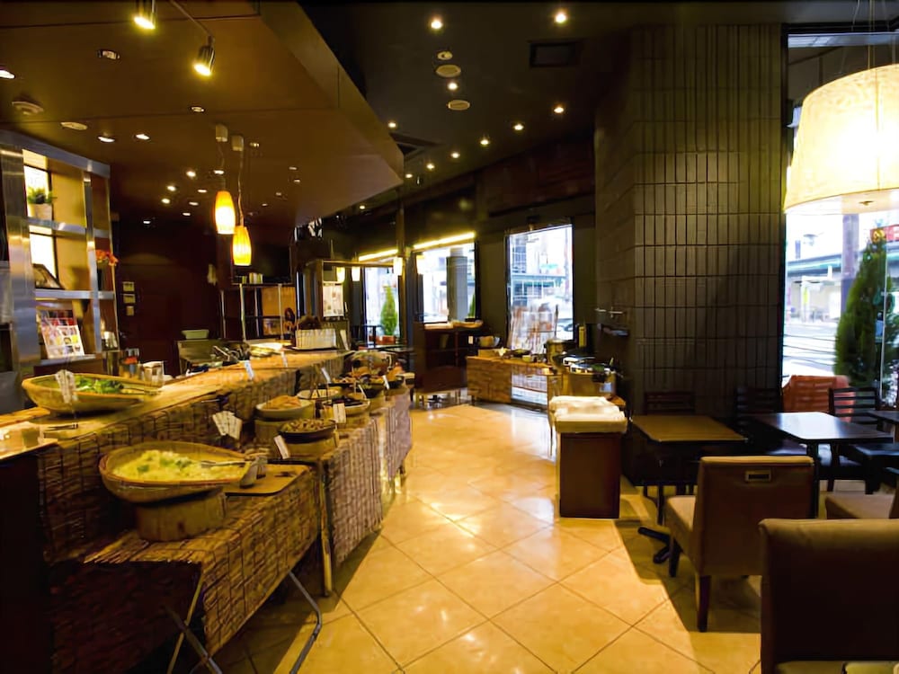 Hillarys Hotel 36/40