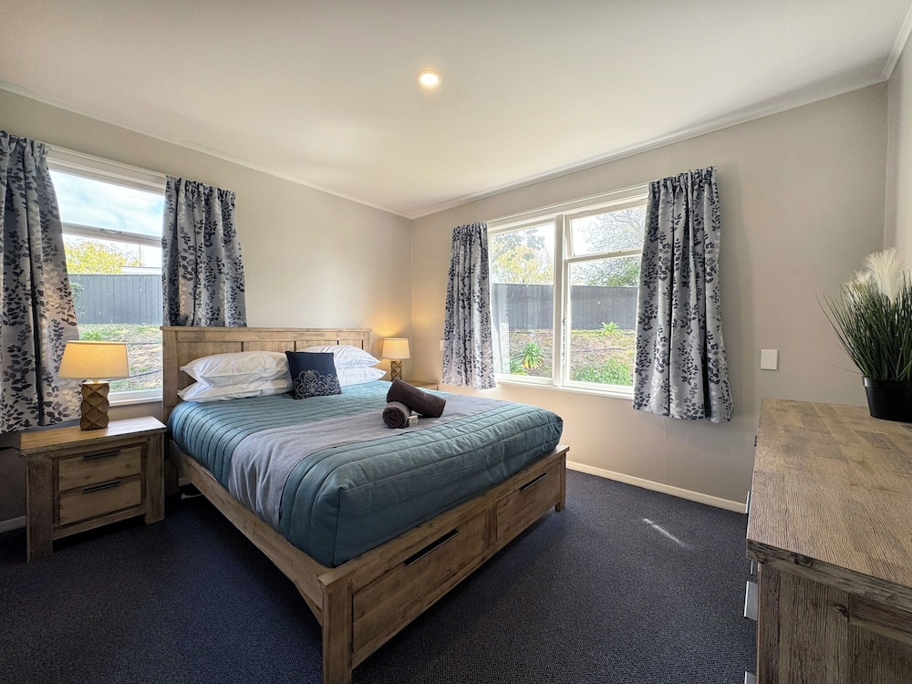 4 BEDROOMS, PARK, HOUSE, 5 BEDS, 2 QUEEN BEDS
