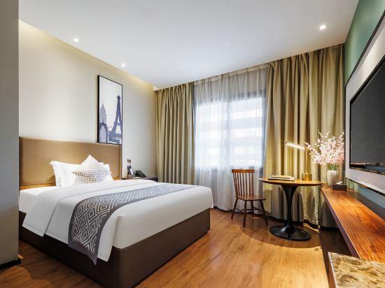 ROOM, SINGLE