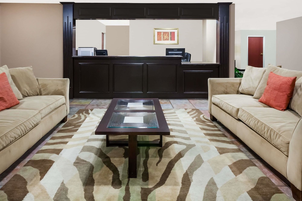 Days Inn & Suites By Wyndham New Iberia 20/27