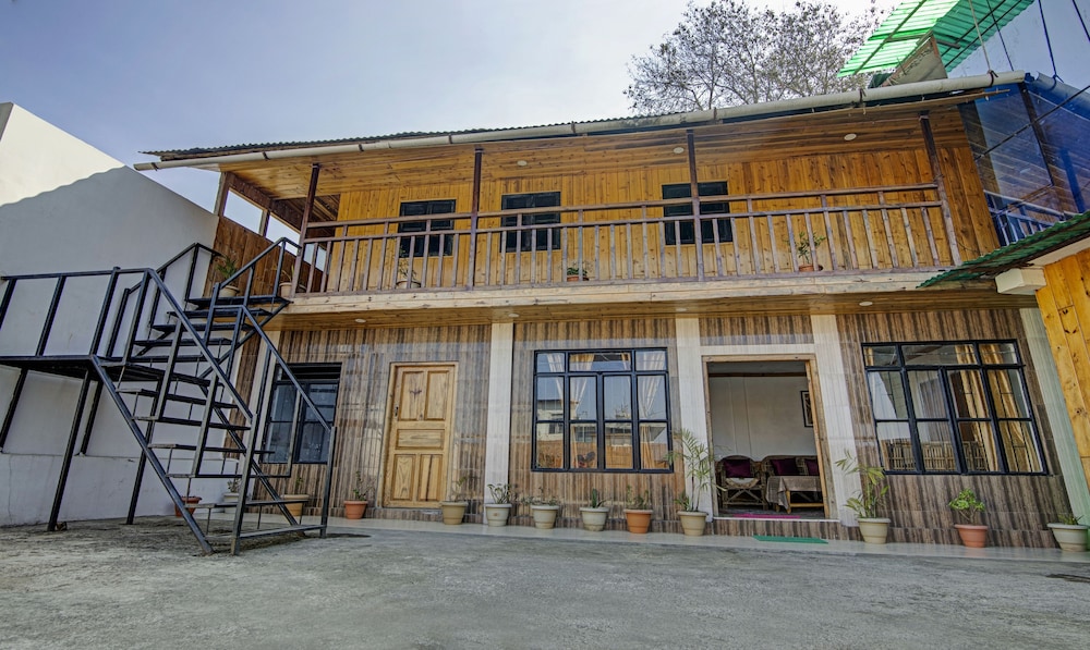 Treebo Trip Omega's Stay Inn, Shillong
