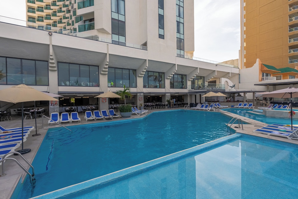 Copacabana Beach Hotel Acapulco 40/68