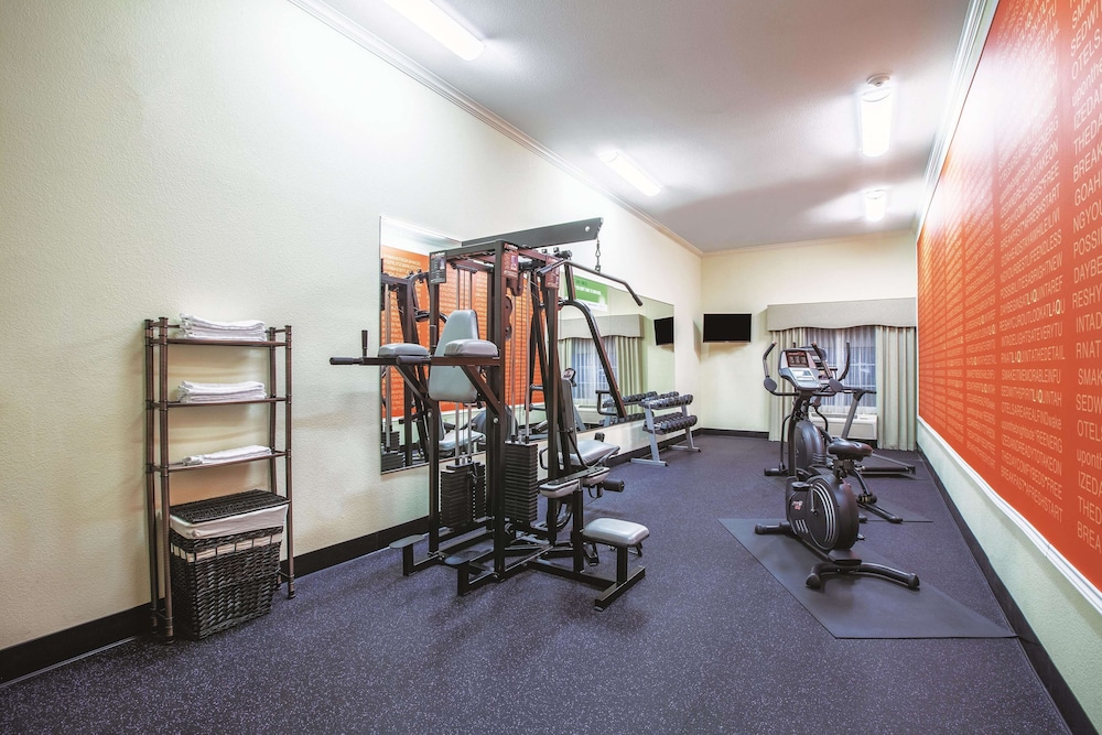La Quinta Inn and Suites by Wyndham Gainesville 18/35
