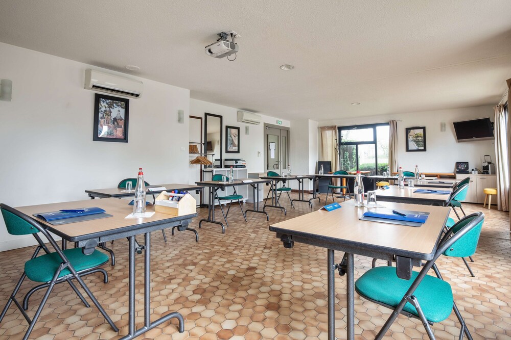 CAMPANILE BRIVE LA GAILLARDE OUEST 56/63