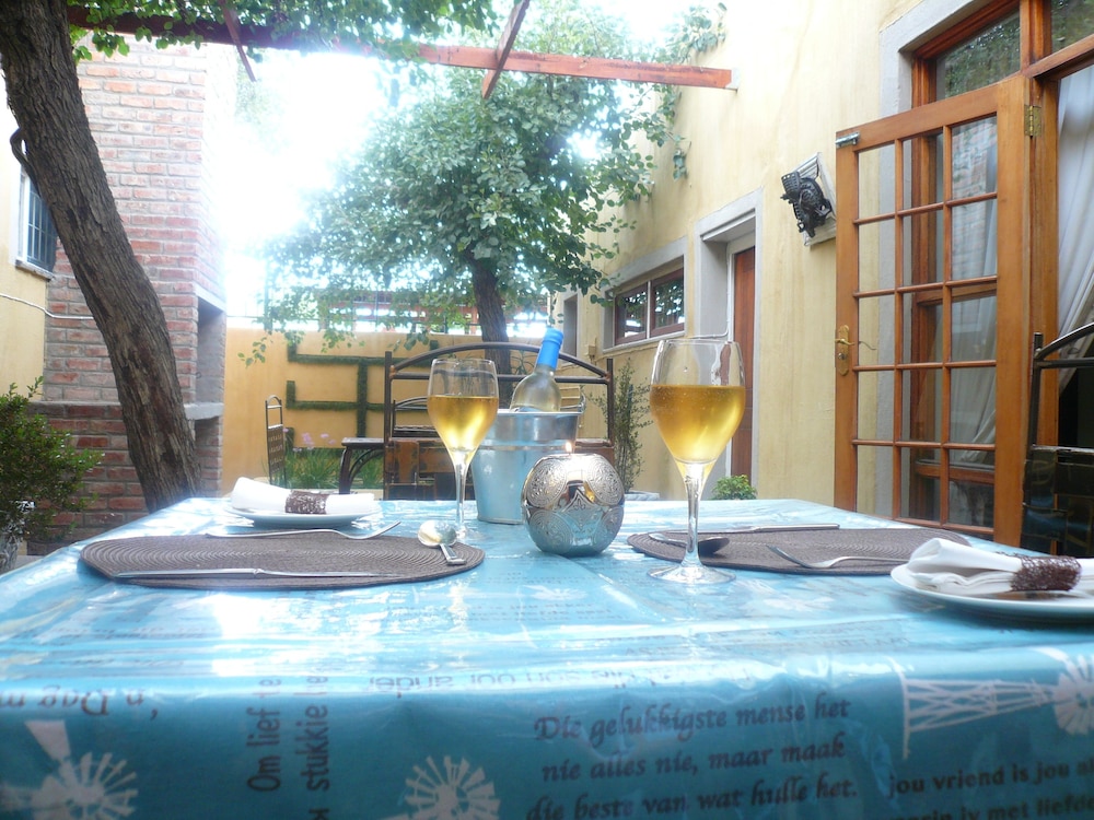 17 On Bird Guest House 16/50
