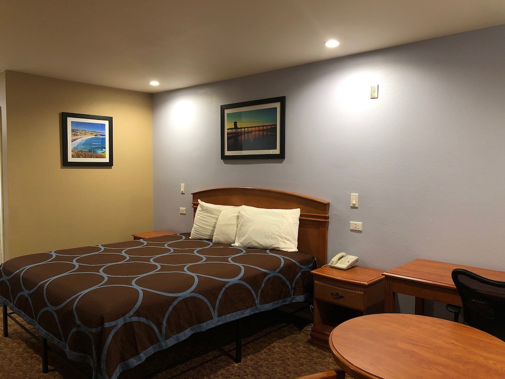 Orange Tustin Inn 20/62