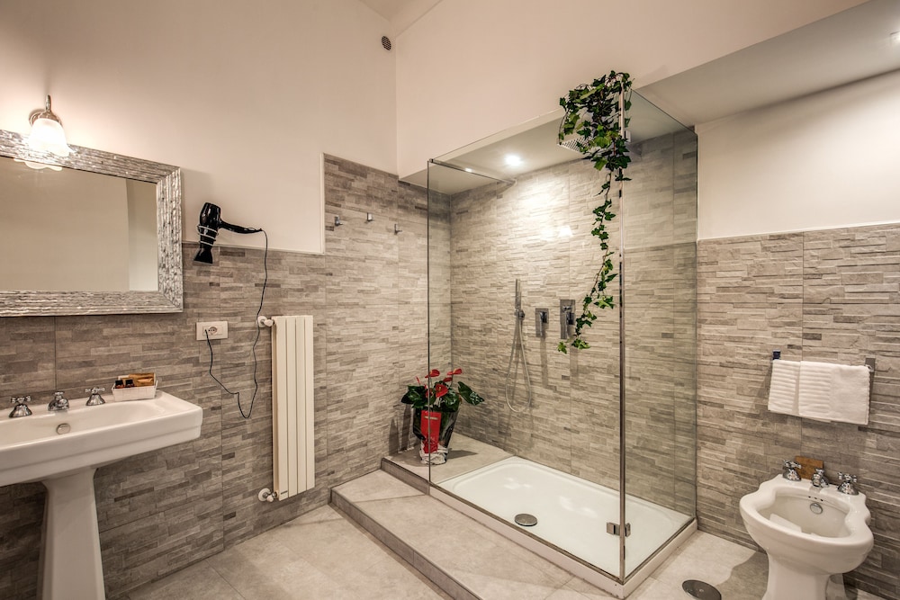 Feronia Guest House 44/54