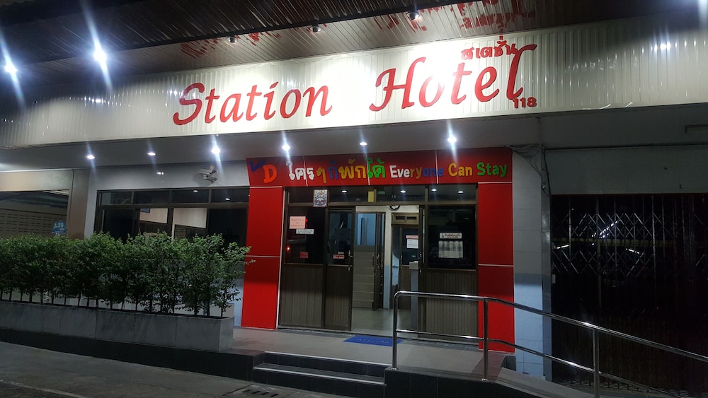 Station Hotel 3/30