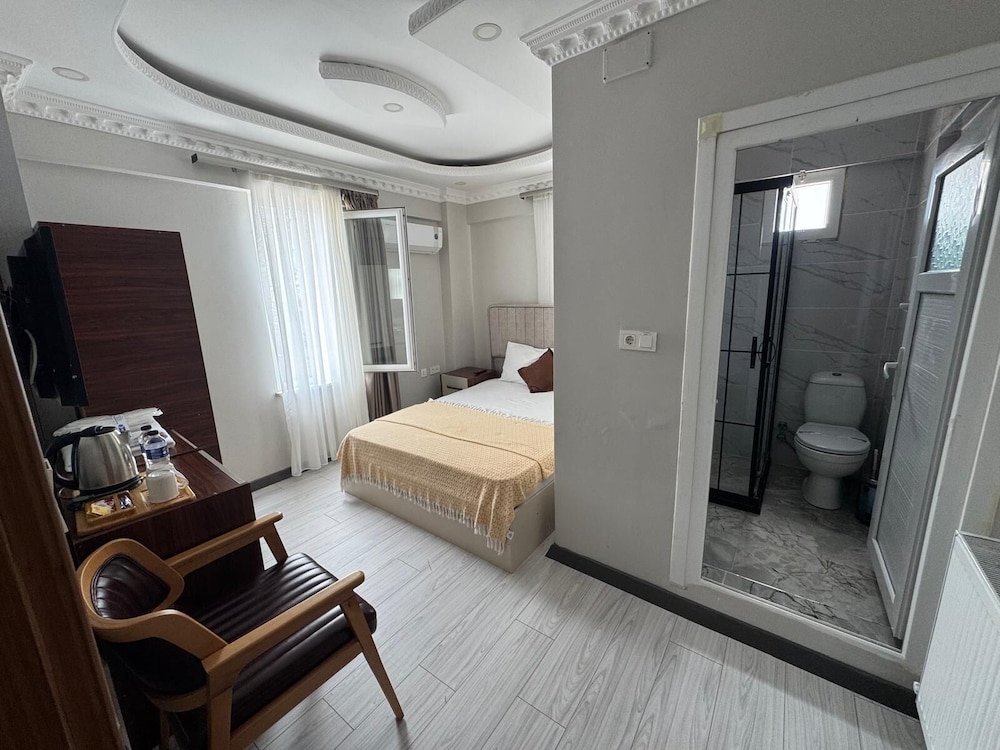 غرفة قياسية بسرير مزدوج بإطلالة على الحديقة، Airport Kumsal Otel 5/6