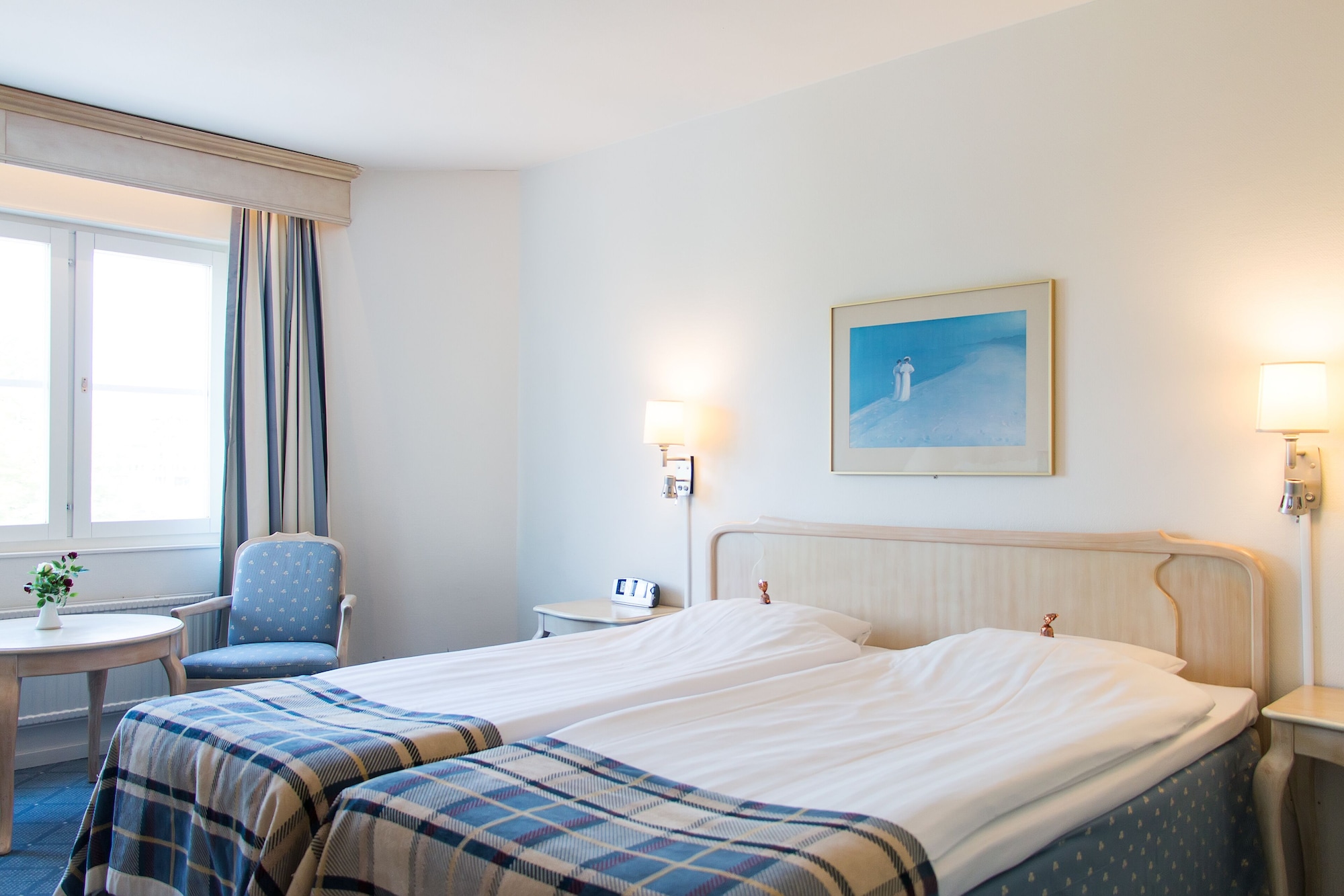 SUPERIOR, DOUBLE OR TWIN BED