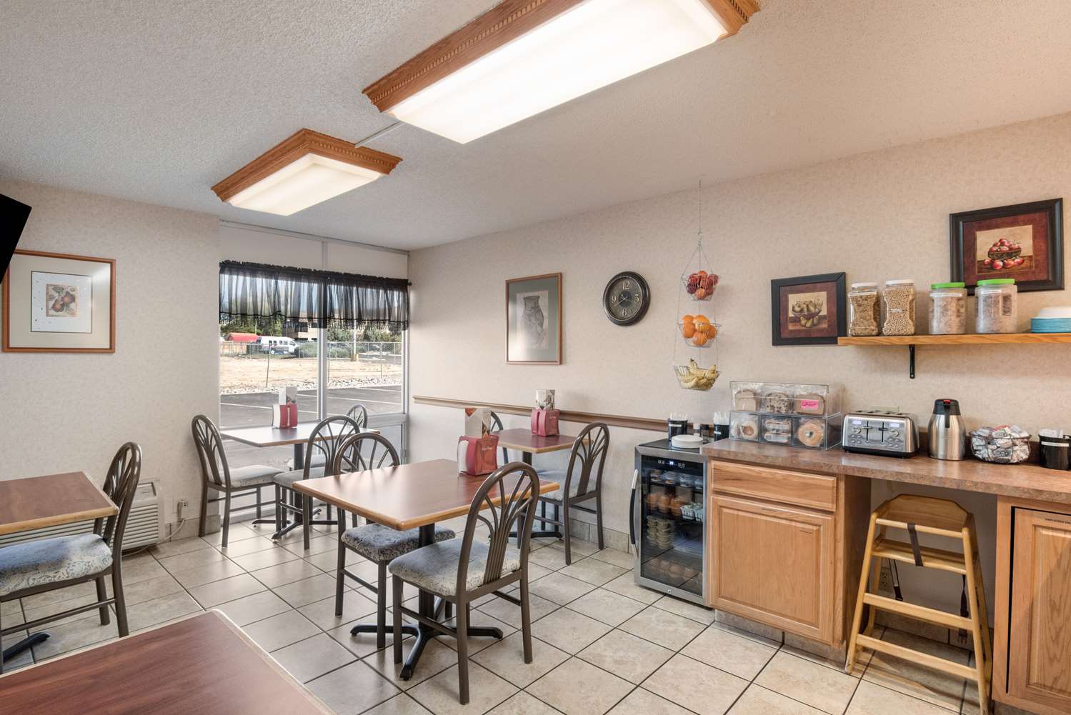 Econo Lodge Grand Junction North 4/13