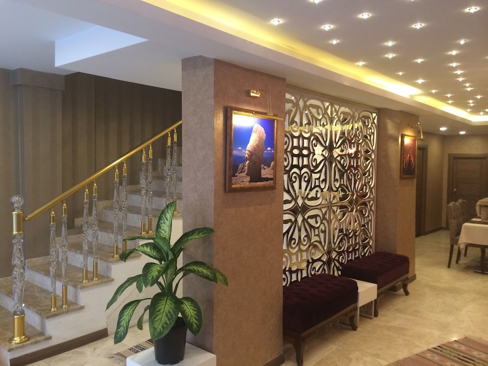 GOLDEN RAIN HOTEL 7/25