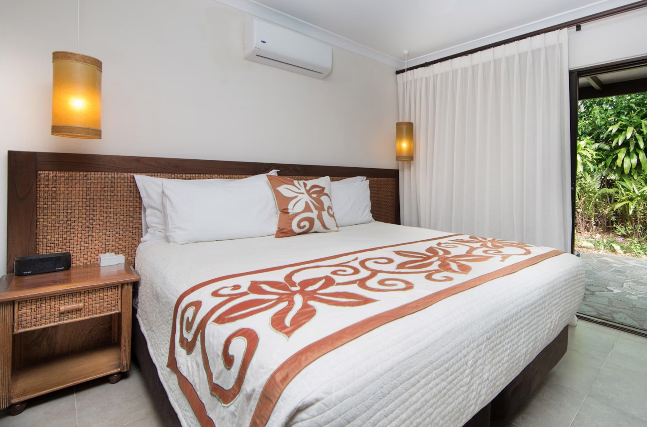 GARDEN, PREMIUM, SUITE