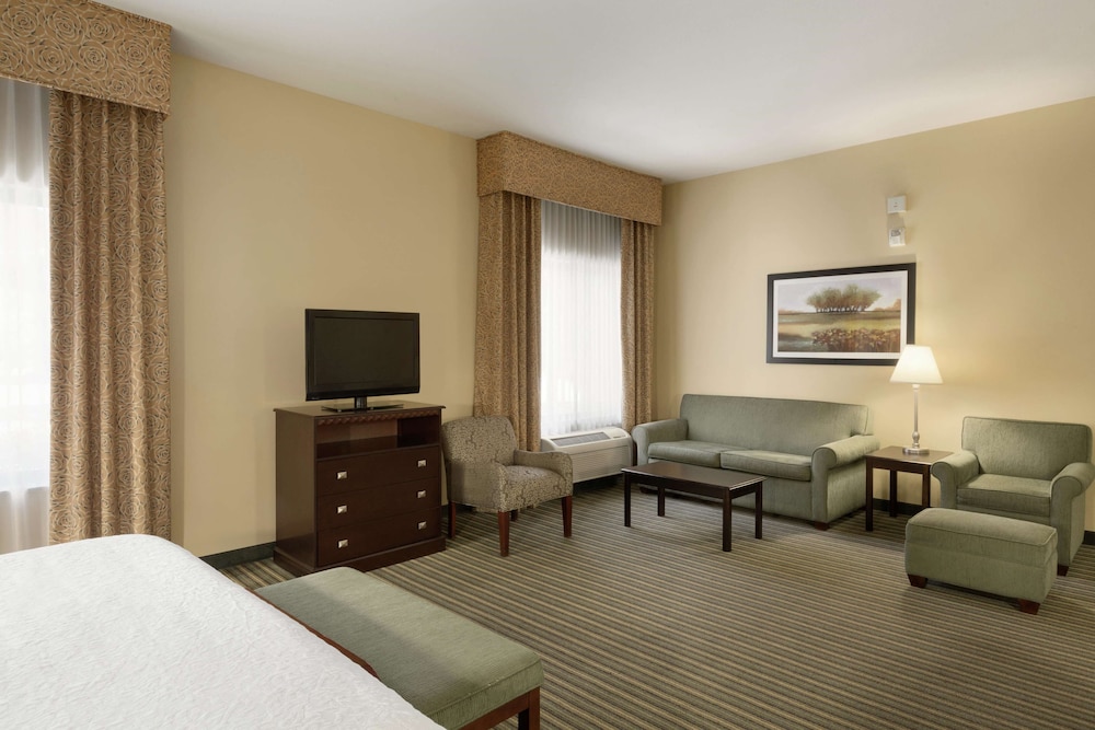 Hampton Inn & Suites Thousand Oaks 32/58