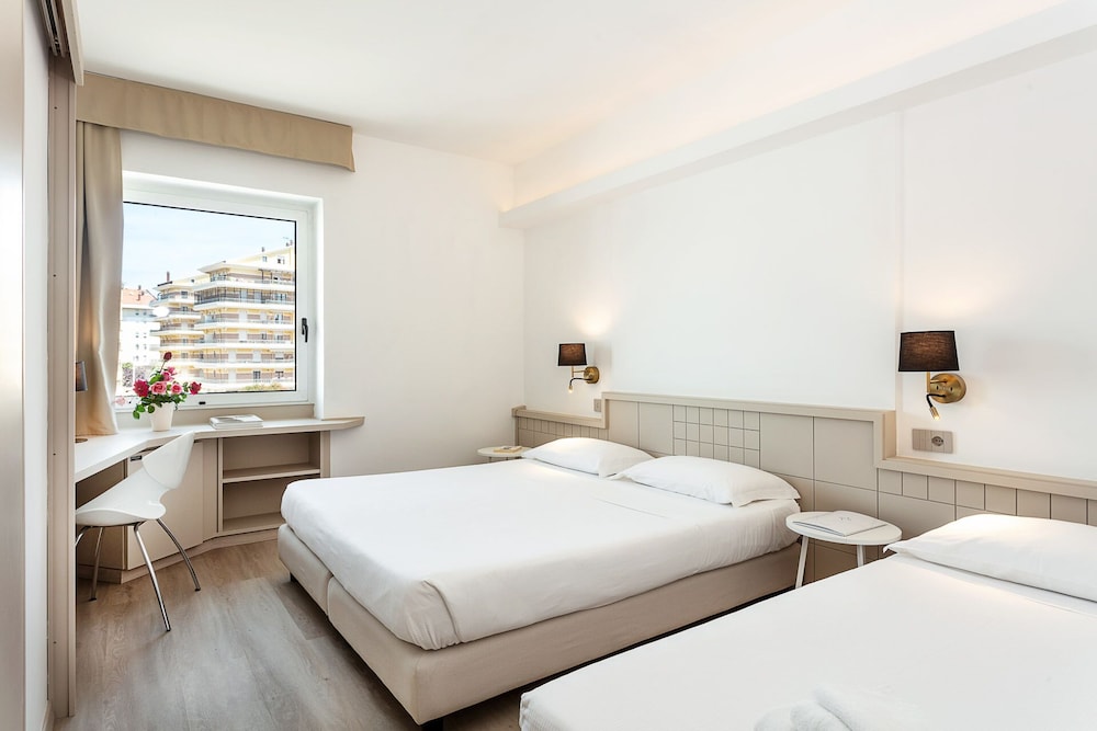 Best Western Hotel Carlo Felice 19/56