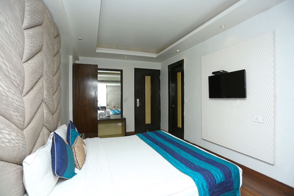 Hotel Uppal International 12/50