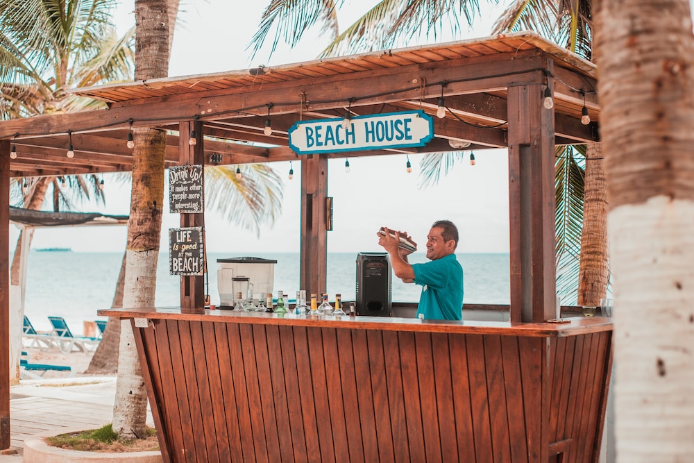 HOTEL SAN LUIS BEACH HOUSE 8/54