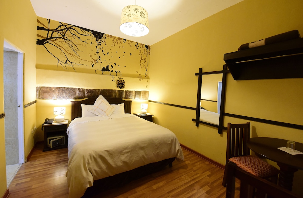 Yabar Hotel Plaza 11/65
