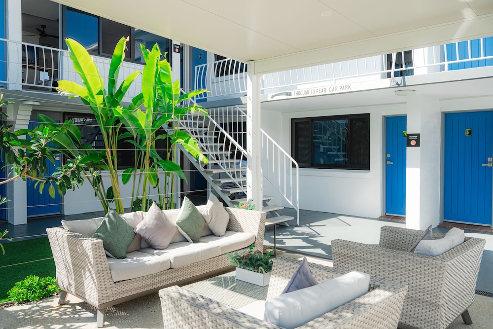 Montego Mermaid Beach Motel 44/69
