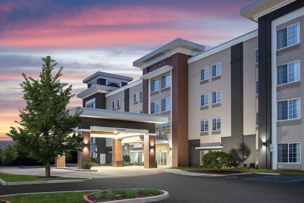 La Quinta Inn & Suites by Wyndham Columbus - Edinburgh 5/59