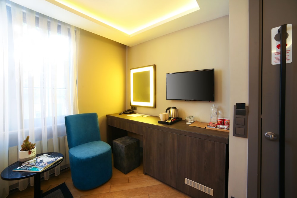 The Capital Suites 36/40