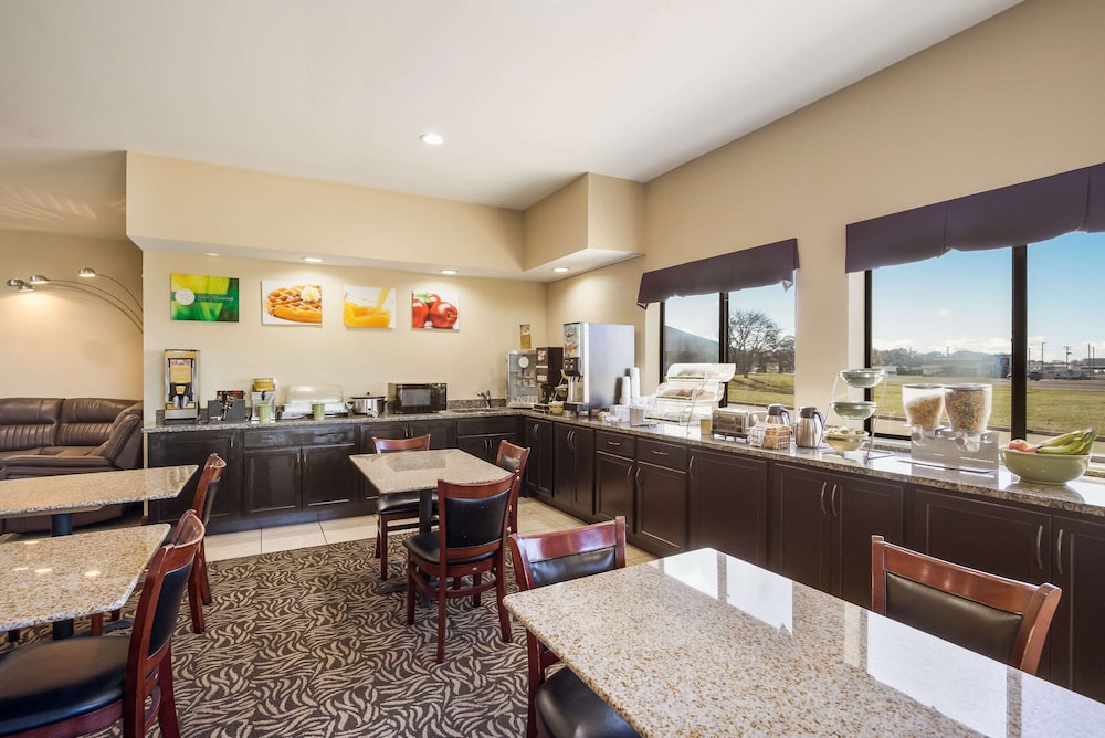 Quality Inn & Suites Caseyville - St. Louis 32/38