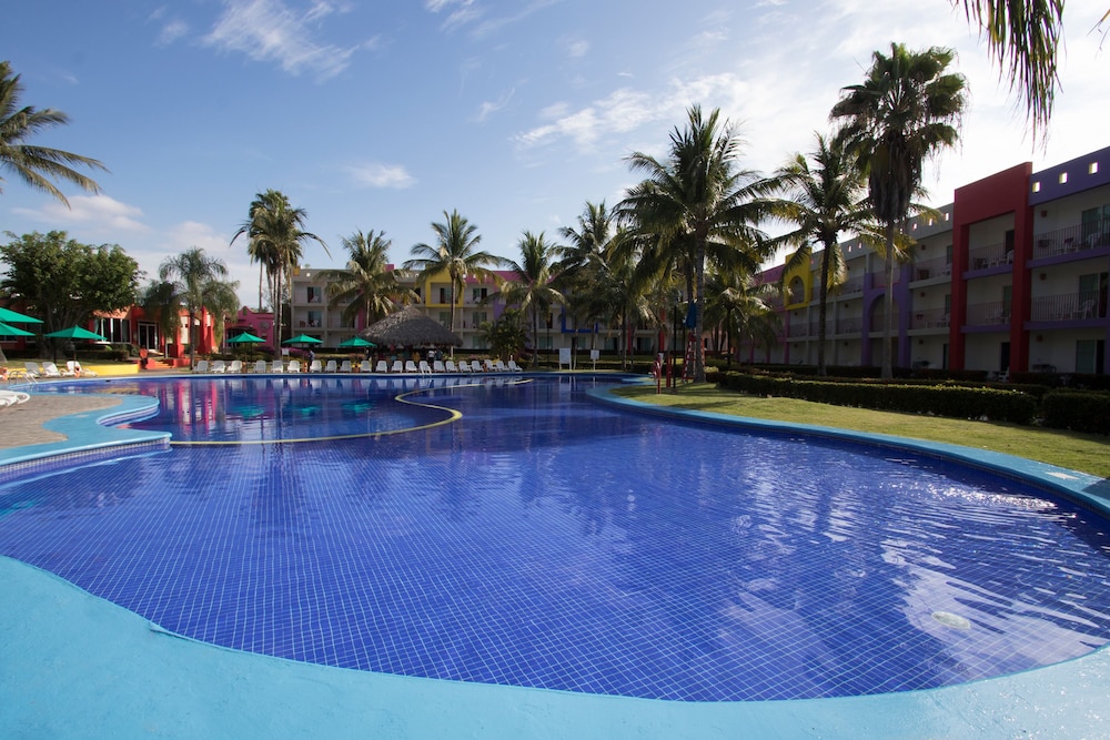 Grand Decameron Complex Bucerias A Trademark All Inclusive 12/76