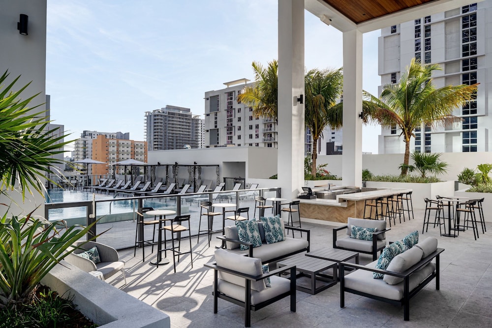 Element Miami Brickell 22/40