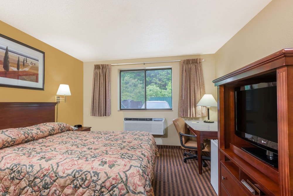 La Vale Inn Cumberland Area 6/19