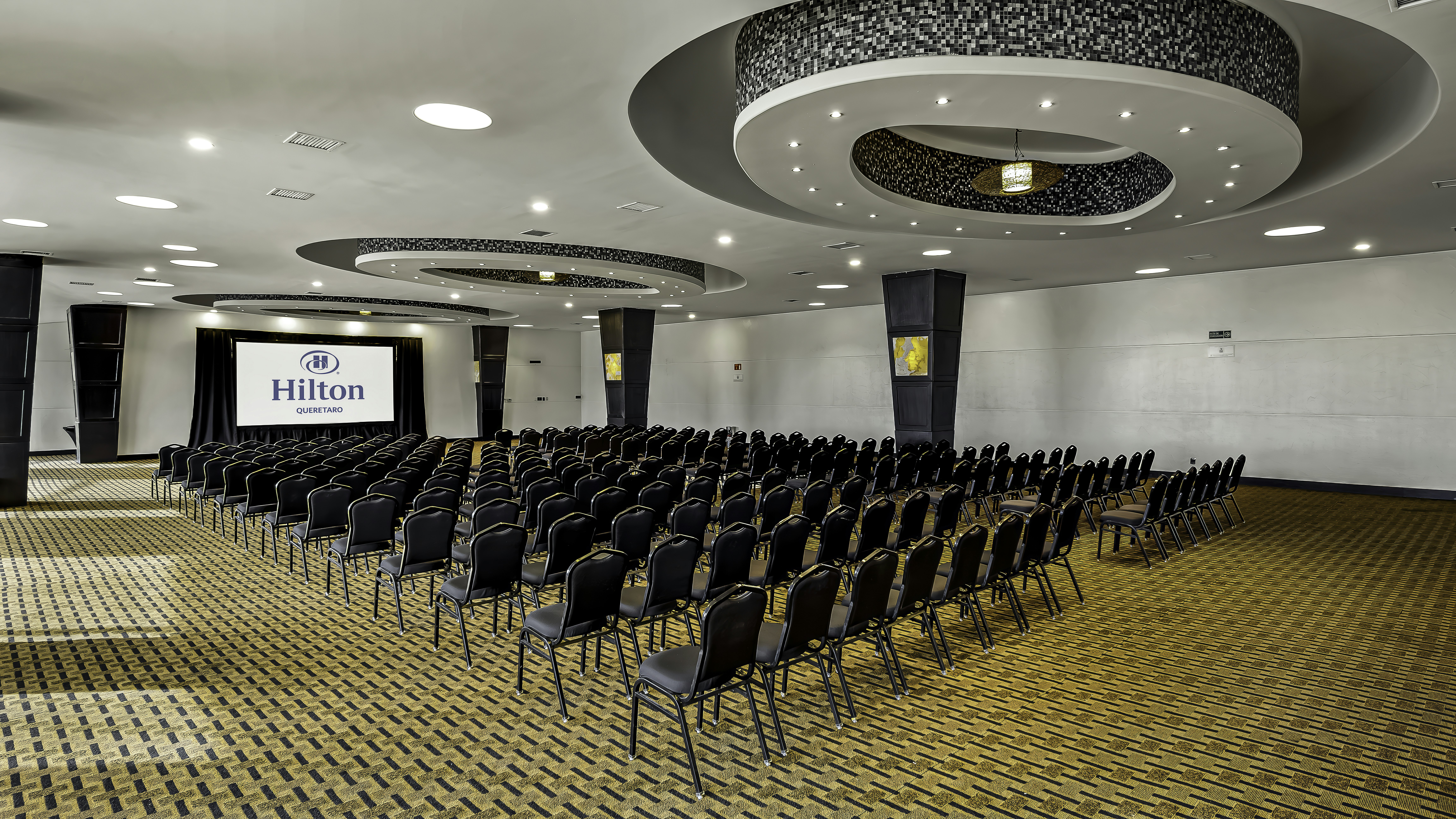 Hilton Queretaro 42/50