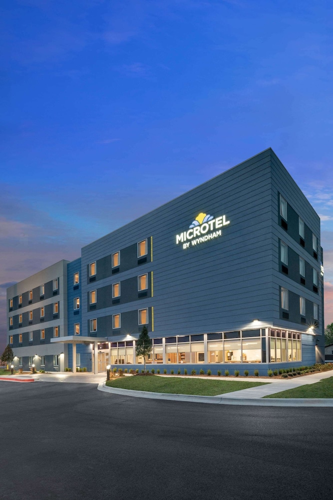Microtel Inn and Suites by Wyndham Hot Springs 5/29