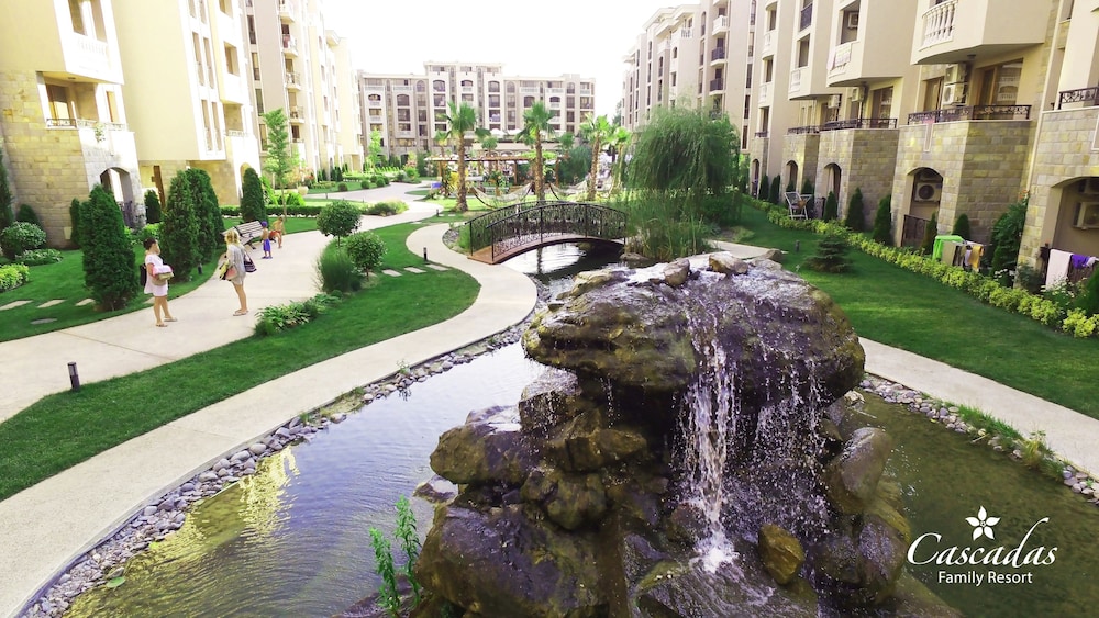 Cascadas Family Resort 83/84