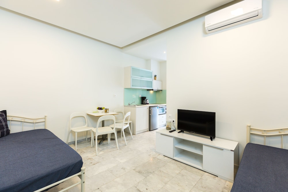 Meltemi Coast Suites 41/68